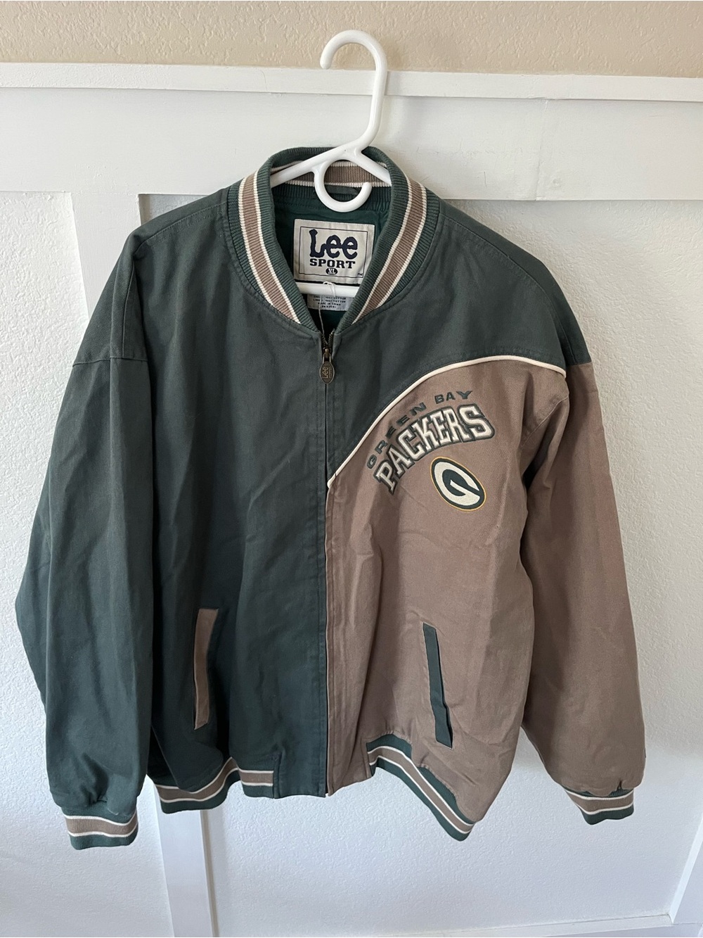 Vintage Lee GreenBay Packers Men's XL NFL Full-zip Bomber Jacket